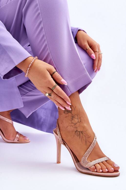 Eleganta stila sandales ar papēdi... Eleganta stila sandales ar papēdi...