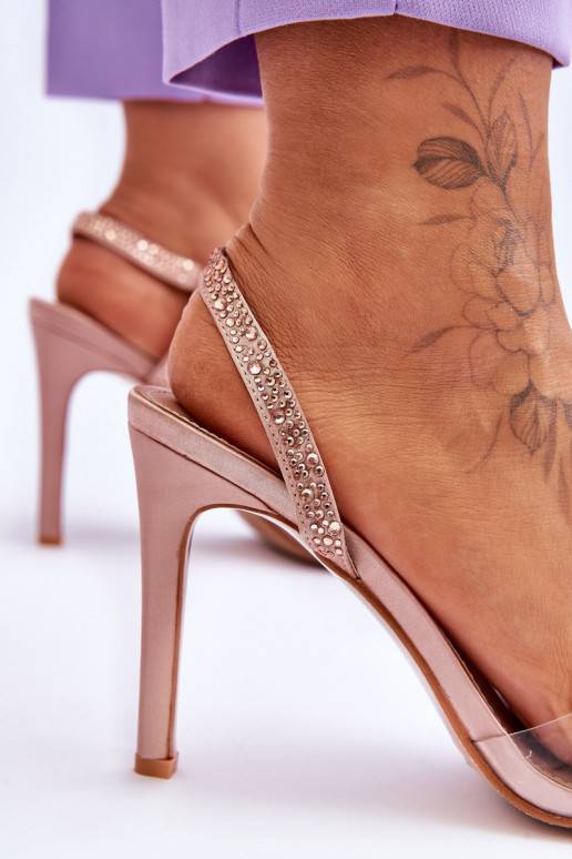 Eleganta stila sandales ar papēdi... Eleganta stila sandales ar papēdi...