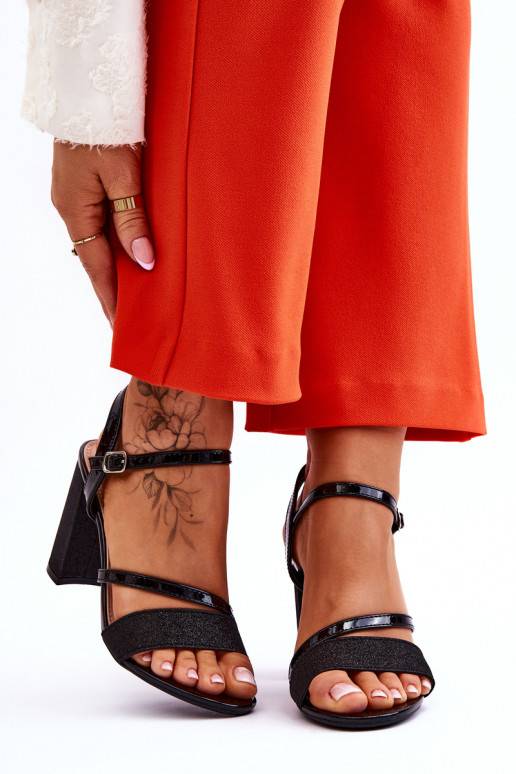 spīdīgs sandales ar papēdi melnas...