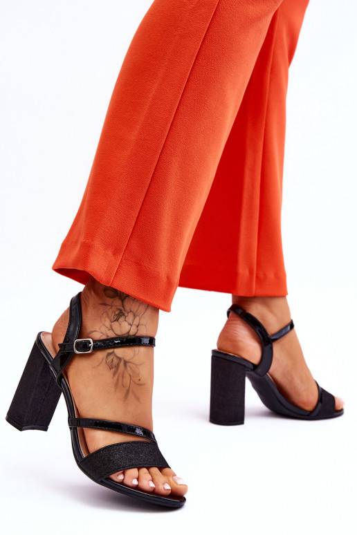 spīdīgs sandales ar papēdi melnas...