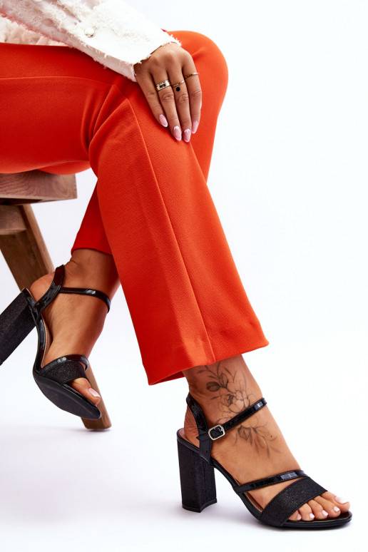 spīdīgs sandales ar papēdi melnas...