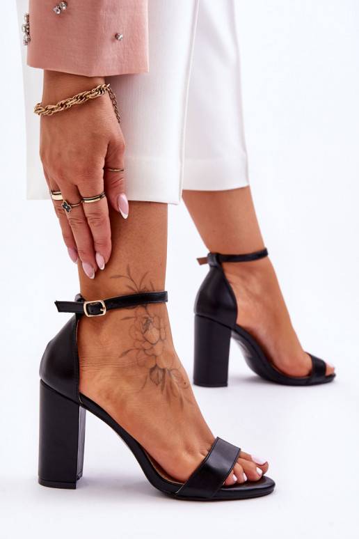 Sandales ar papēdi melnas krāsas