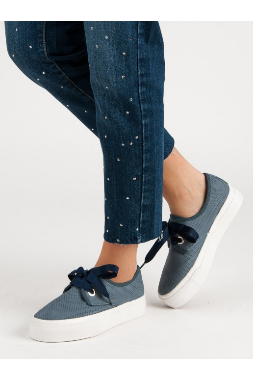 brīvā laika apavi ar lenšu šņorēm...