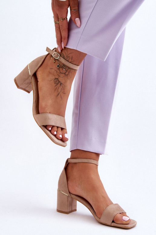 Kurpes ar stabilu zemu papēdi smilšu...