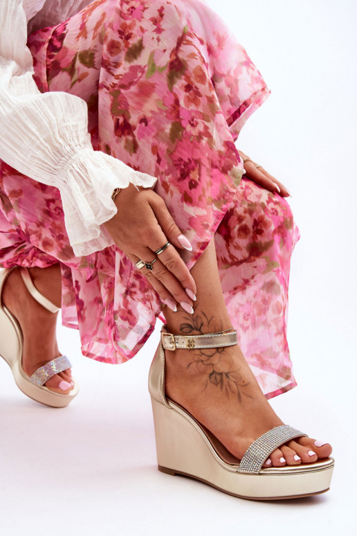 Stilīgasrnas ar platformus basenes... Stilīgasrnas ar platformus basenes...