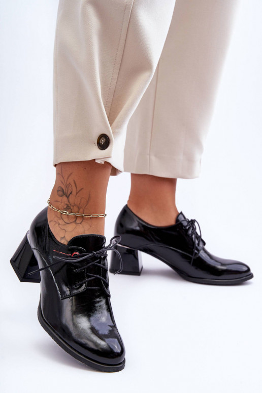 Stilīgi apavi ar papēdi melnas krāsas... Stilīgi apavi ar papēdi melnas krāsas...