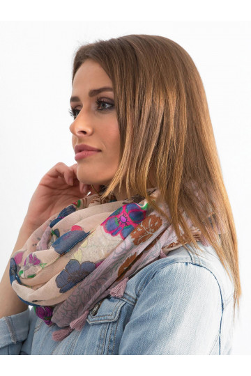 Gaiši rozā slings ziedu rakstā 2